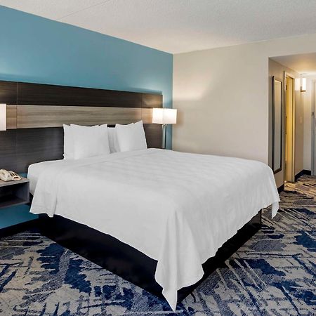 Best Western Rutgers University Hotel Ист-Брунсвик Экстерьер фото