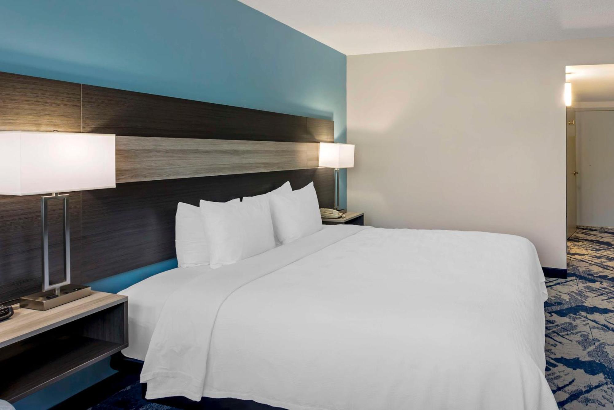 Best Western Rutgers University Hotel Ист-Брунсвик Экстерьер фото
