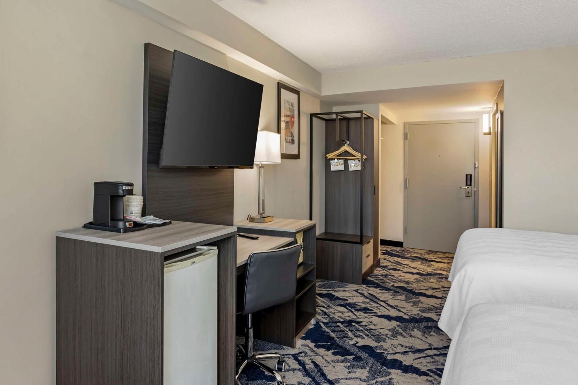 Best Western Rutgers University Hotel Ист-Брунсвик Экстерьер фото